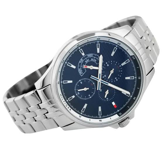 Tommy Hilfiger Shawn — case profile and crown