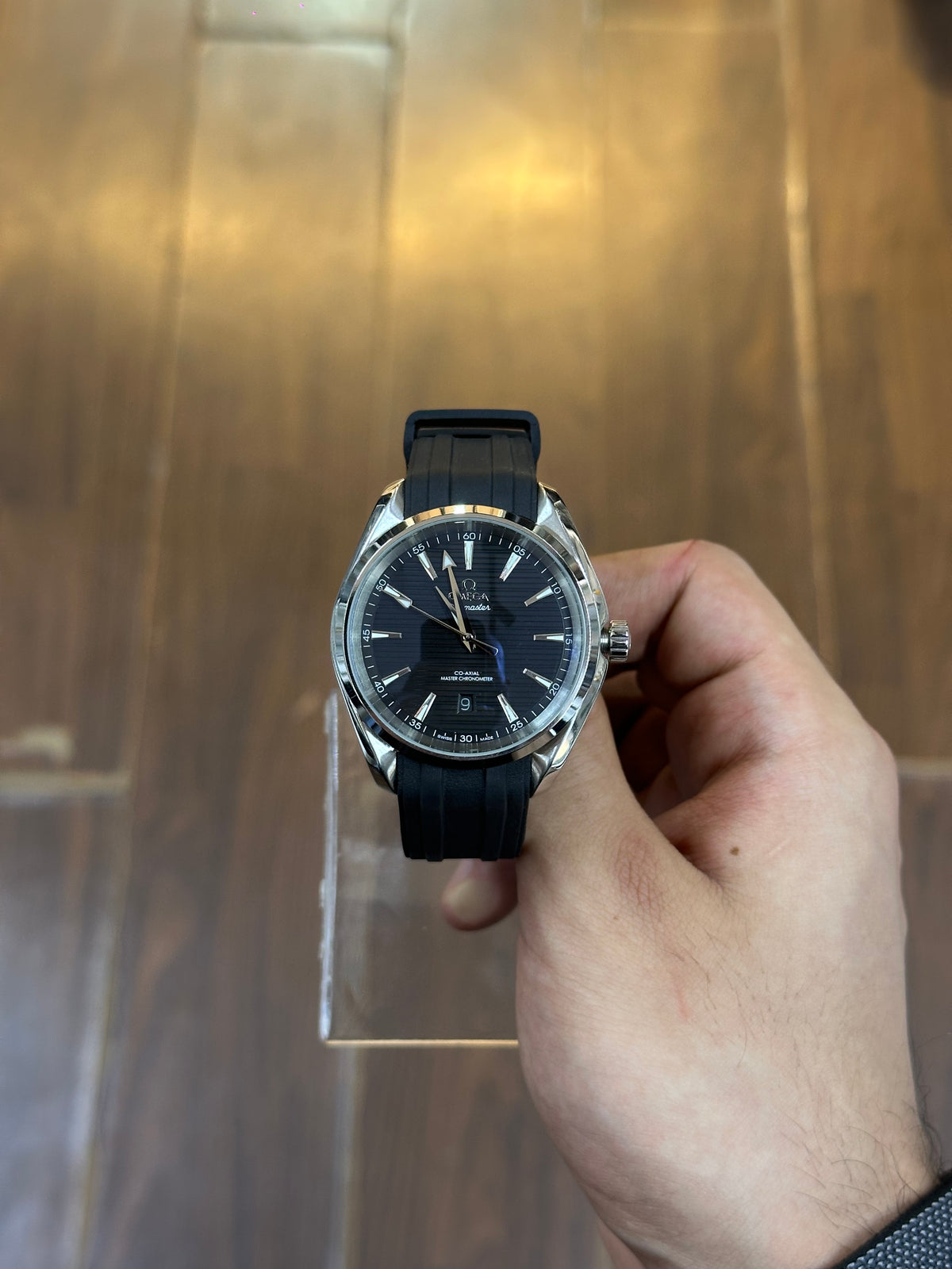Seamaster Aqua Terra, black dial — dial and hands close-up
