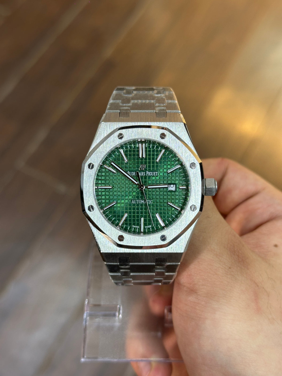 Royal Oak green dial — case profile and octagonal bezel
