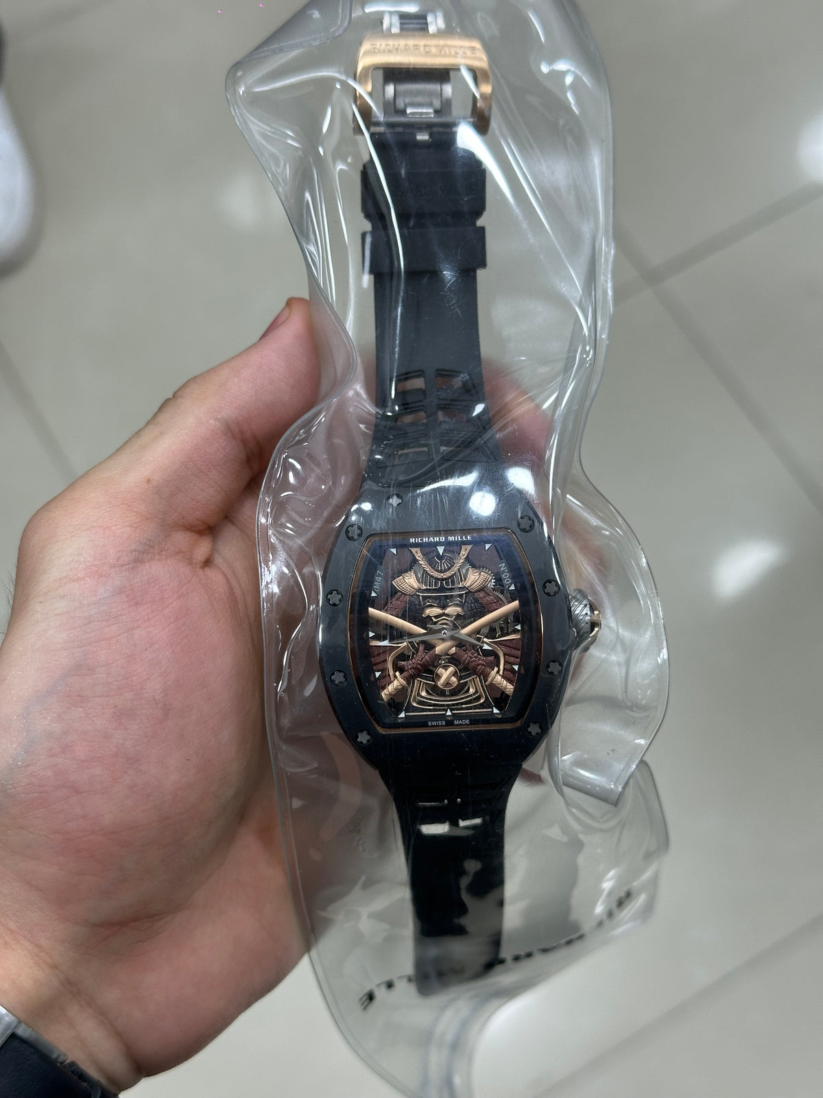 RM47 — clasp and buckle