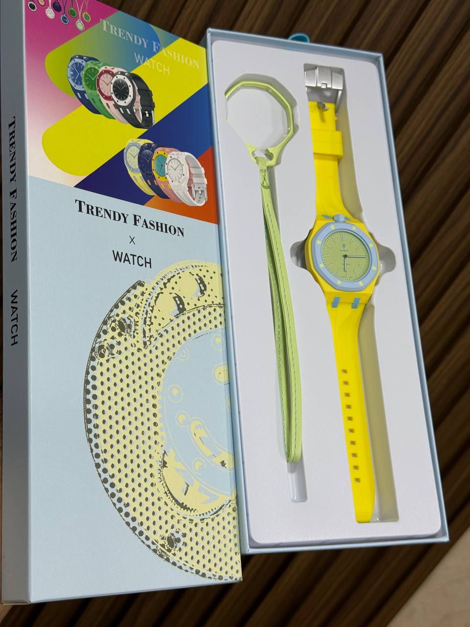 Royal Pop — shown with its presentation box