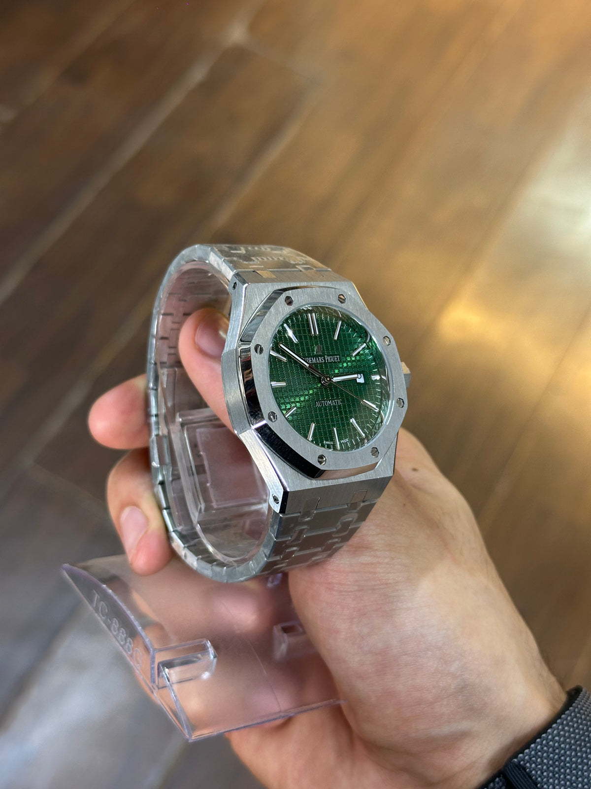 Royal Oak green dial — clasp and buckle