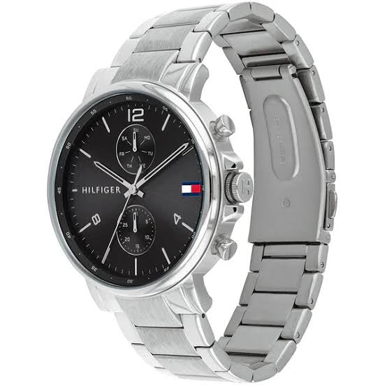 Tommy Hilfiger Daniel — dial and hands close-up