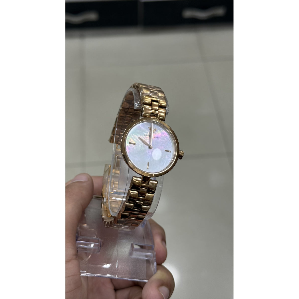 Real photo of the AR11236 - mother-of-pearl dial catching the light
