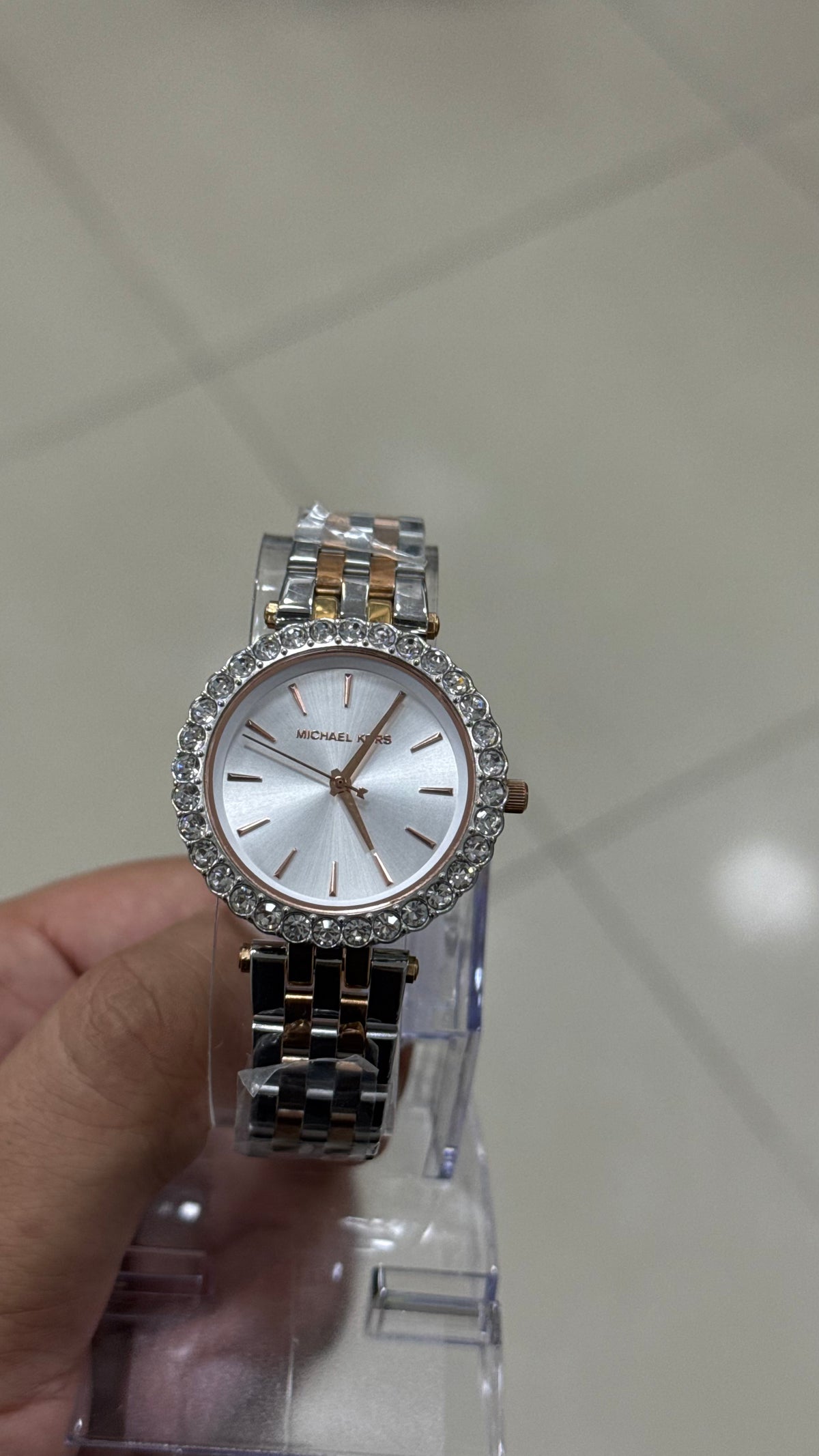Michael Kors Darci - close view of the dial and crystal bezel